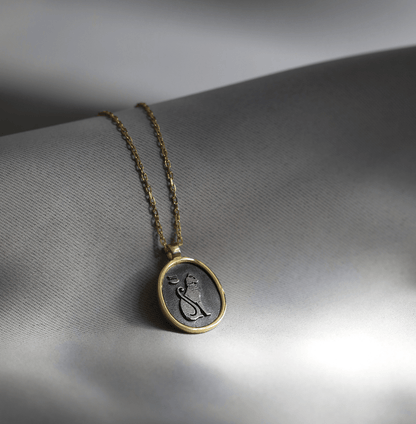 Bastet’s Whisper | Schutzamulet Kette - Tempelkatze - YNNOVIA