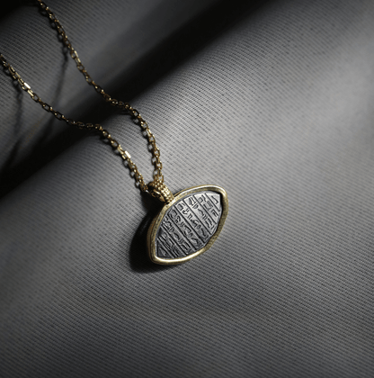 Worte der Götter | Ägyptische Hieroglyphen Kette - YNNOVIA